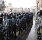 Спецназ разогнал митинг в Ереване, есть жертвы