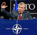 Генеральный секретарь НАТО выразил благодарность В. Адамкусу