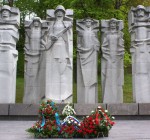 На Антакальнисском кладбище состоялась церемония возложения венков к могилам воинов-освободителей