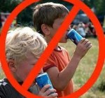 В Литве вступает в силу запрет на продажу энергетических напитков несовершеннолетним