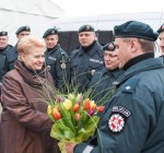 Литовские полицейские помогают регулировать поток мигрантов
