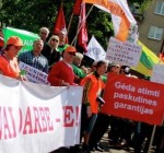 Возле Сейма Литвы - митинг против принятия нового КЗОТа