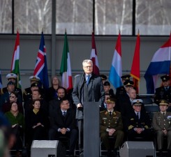 Президент Литвы, по случаю 20-летия, назвал членство Литвы в НАТО лучшей инвестицией