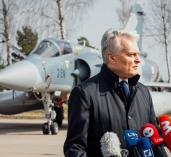 Президент обещает продолжить переговоры с союзниками о ротационной системе ПВО в Литве