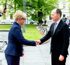 И. Шимоните обсудила со спикером парламента Финляндии помощь Украине, проблемы миграции