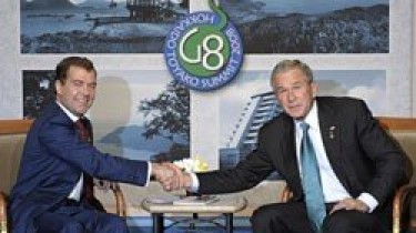 Первая встреча Д.Медведева и Дж.Буша: разговор о ПРО
