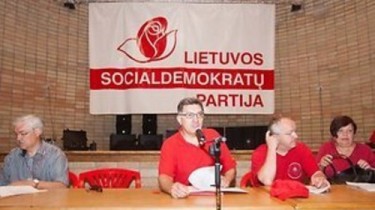 Социал-демократы остаются лидерами по популярности