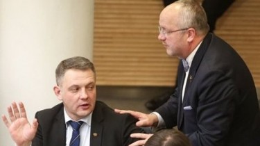 Э.Масюлис - я потрясён;  Д.Моцкус - MG Baltic не оказывает поддержку политикам…