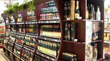 В Литве обсуждают идею разрешить покупать алкоголь только с банковской картой