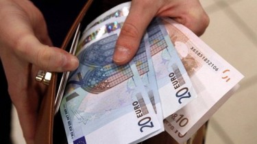 Правительство Литвы утвердило повышение минимальной месячной зарплаты