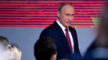 Более половины респондентов считают, что новый президент должен встретиться с В. Путиным