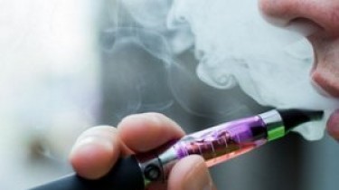 Планируется ужесточить доступность электронных сигарет в Литве (уточнения)