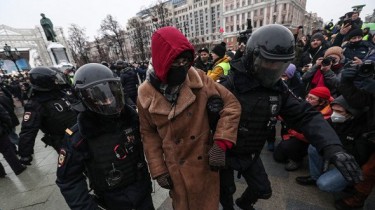 Министры стран Балтии призывают ЕС ввести санкции в отношении России за задержание участников протестов