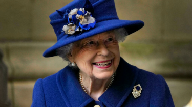 Елизавета II отказалась от награды «Старейшина года»