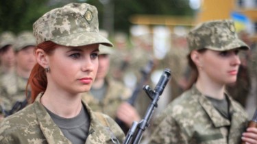 В. Зеленский подписал закон о военном учете для женщин