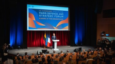 Президент во Франции: мы должны производить боеприпасы и вооружения в гораздо больших объемах и с большей скоростью