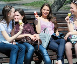 В Вильнюсе молодые люди протестовали против готовящейся программы полового воспитания