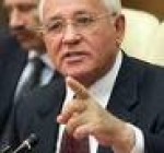 Горбачев обвиняет США