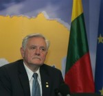 Президент Литвы требует вывода российских войск из Грузии