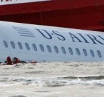 Пассажирский самолет рухнул в Гудзон