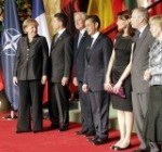 В.Адамкус: НАТО должен постоянно пересматривать свою политику в отношении России