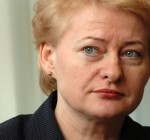 Президент Литвы отказывается от половины зарплаты