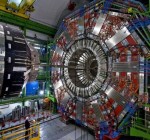 Адронный коллайдер: первые частицы могут столкнуть через неделю