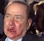 В Милане избили Сильвио Берлускони