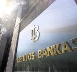 Банк Литвы стимулирует сокращение использования наличных денег
