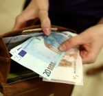 После введения евро минимальная месячная зарплата в Литве составит 290 евро