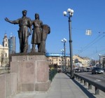 Судьба советских скульптур на Зеленом мосту в Вильнюсе прояснится осенью