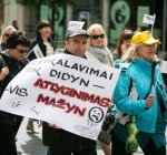 Четыре профсоюза педагогов Литвы с пятницы прекращают забастовку