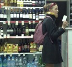 Часть покупателей возмущает требование паспорта при покупке алкоголя