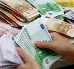 Правительство одобрило ограничение наличных расчетов суммой 3 тыс. евро