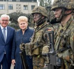 Президенты Литвы и Германии посетили несущих в Рукле службу германских военных