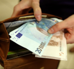 С января ММЗ в Литве должна увеличиться более чем на 10 евро