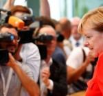 Европарламентарии призывают А. Меркель менять направление из-за 