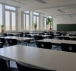 К забастовке из-за штатной оплаты труда педагогов присоединяется еще 10 школ