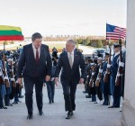 Министр обороны Литвы попросил секретаря обороны США чаще проводить учения в Литве