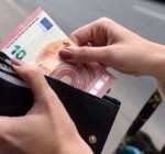 Минимальная зарплата с Литве с 2020 года должна увеличиться до 607 евро