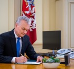 Глава Литвы предлагает не оставлять партиям права безвозмездного пользования госимуществом