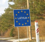 На границе въезжающим в Литву из Польши и Латвии предоставляется информация о коронавирусе