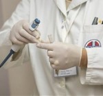 Коронавирус установлен более чем у двухсот медиков, 34 - выздоровели