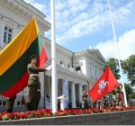 Руководители Литвы поздравляют граждан страны с Днем государства