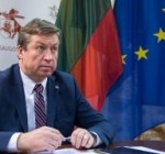 На учения в Беларуси следует реагировать спокойно, говорит министр обороны