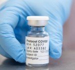 Великобритания одобрила использование второй вакцины против COVID-19 с более легким хранением