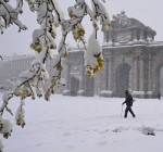 Мадрид парализовал самый мощный за 80 лет снегопад