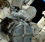 Астронавты NASA почти семь часов провели в открытом космосе
