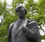 В пятницу в Вильнюсе демонтируют памятник писателю Пятрасу Цвирке