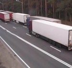Растут очереди грузовых машин на границе Литвы и Беларуси